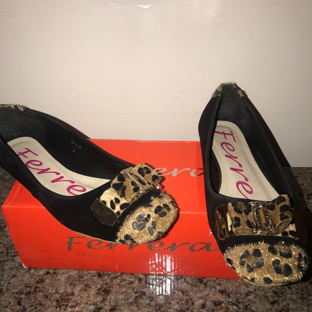 Leopard and black flats 7